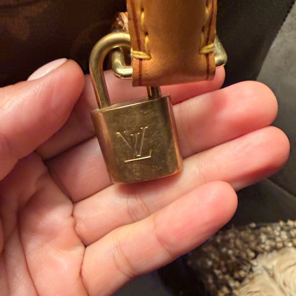 Louis Vuitton Alma PM Monogram | Authentic LV Satchel | Classic Handbag - Picture 12 of 17